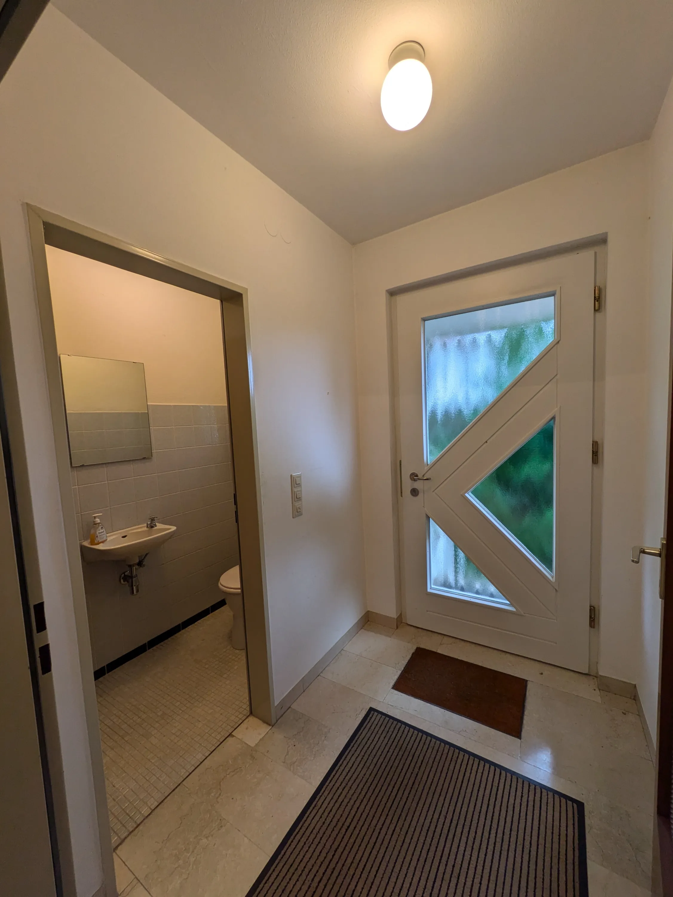 WC im Eingangsbereich